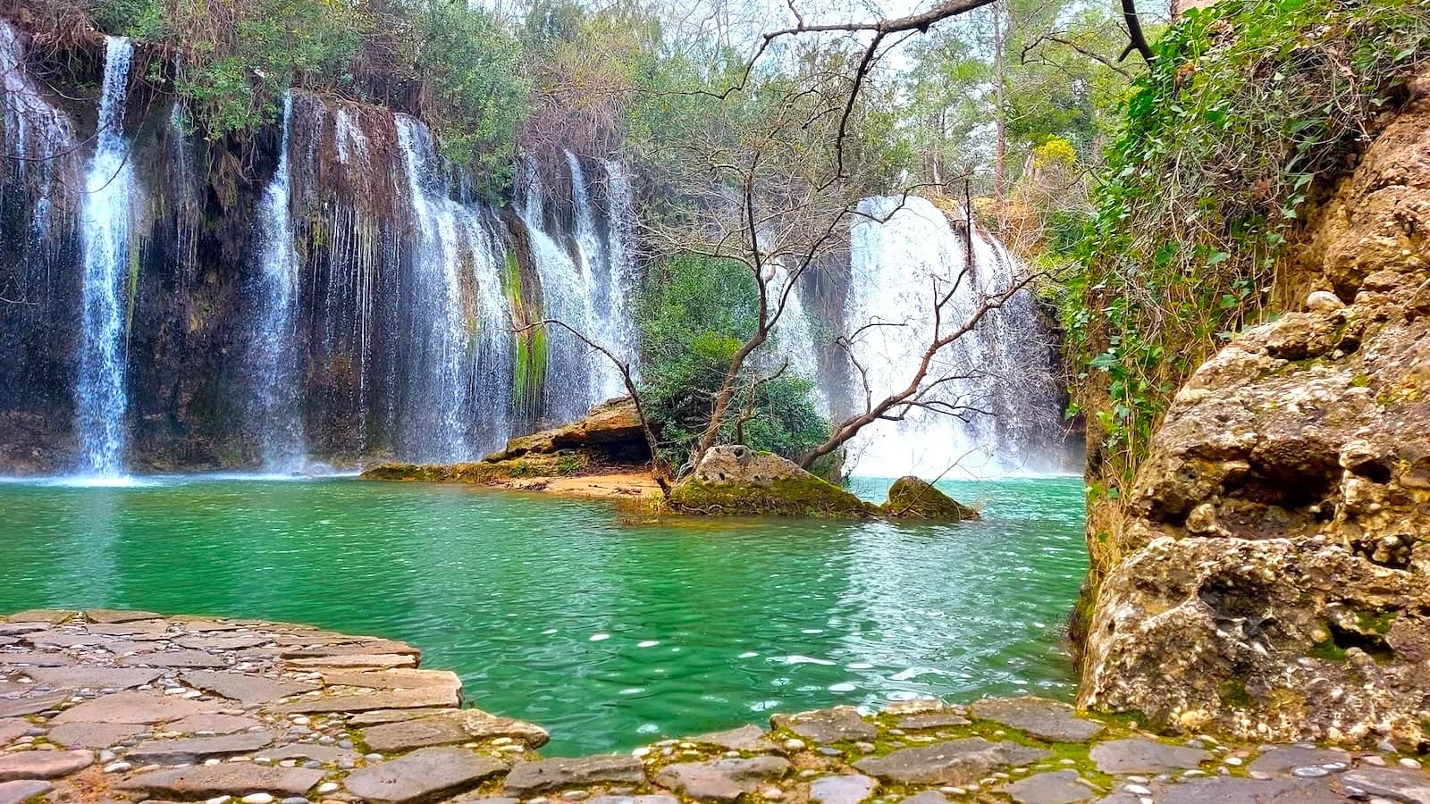 KURŞUNLU ŞELALESİ